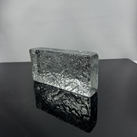 Batu Kristal Padat Reflektif Tekstur Es Satu Sisi Berlapis Perak Kustom untuk Dinding Fitur Bar Interior