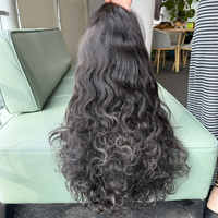 Peluca popular de cabello humano virgen suave con ondas profundas sueltas, encaje frontal HD 13x4, de aspecto natural, sin pegamento, lista para usar.