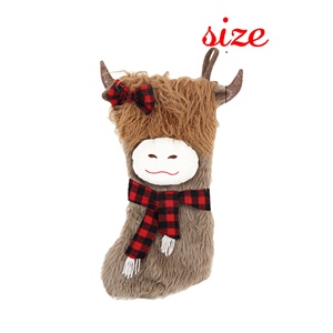 Chaussette de Noël en fourrure longue marron avec écharpe à nœud papillon 50,5x32cm Décoration à suspendre à l'arbre - Product Image 3