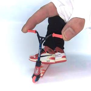 ZD354 Vente en gros d'accessoires pour fingerboards, jouets pour les doigts, jouets pour enfants, jouets d'équilibre pour les doigts, <span class=keywords><strong>mini</strong></span>-trottinettes <span class=keywords><strong>à</strong></span> doigts en plastique - Product Image 2