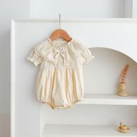 Combinaison en dentelle rose pour bébé fille 2026, barboteuse d'été à manches courtes, col à volants, body brodé, tenue de princesse pour nourrisson, vêtements pour tout-petits