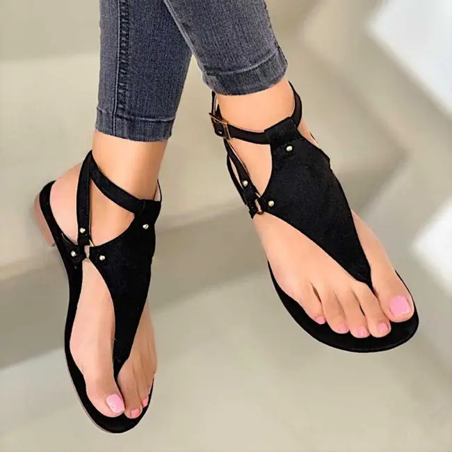 Mode sommer neue designs flache sandalen bequeme strapazierfähige frauenschuhe sandalen atmungsaktive frauenslippers und sandalen