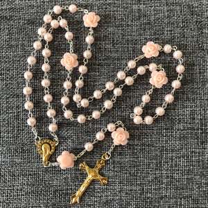 6mm rose Verre Perle Chapelet Perle Rose Fleur Connecteurs Avec Vierge Dorée Marie Centre et Jésus Croix - Product Image 5