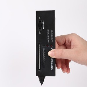 ปากกาทดสอบความแข็งเพชร รุ่น 2 ได้รับการรับรองมาตรฐาน CE สำหรับการทดสอบหยกแท้/หยกปลอม/หยกเจไดต์/คริสตัล แบบพกพา พร้อมแว่นขยาย 60 เท่า - Product Image 2