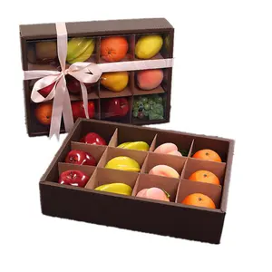 Confezione regalo di cioccolato per bambini con inserto in schiuma di frutta secca