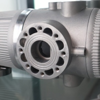Boîtier en aluminium moulé sous pression OEM, composants de précision résistants à la corrosion avec revêtement en poudre, fabricant de pièces usinées CNC