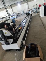 Découpeuse laser fibre CNC haute efficacité 6000W pour métaux 1530 2060 2040 1325