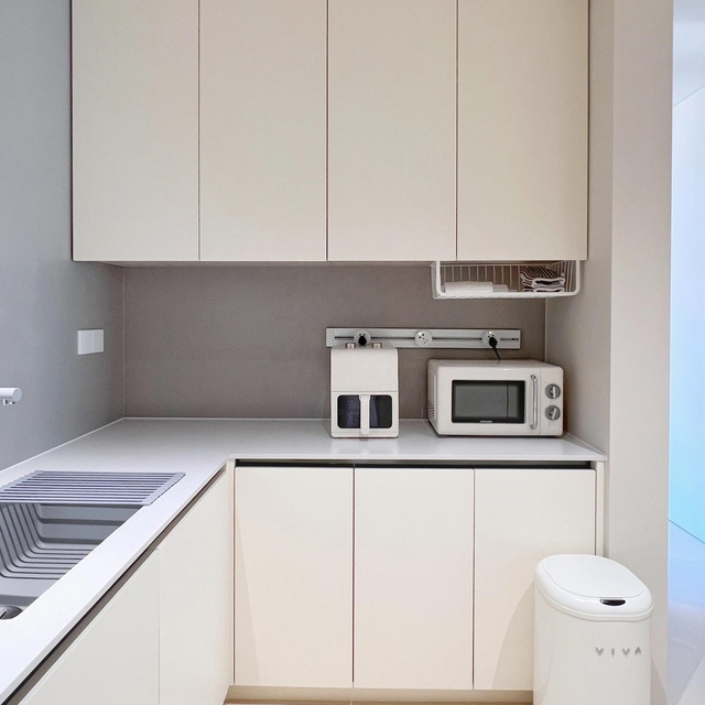 2025 Customizable Modern Minimal Style Oak Wood Kitchen Cabinet Flat Door Panel with Particle Board Eco-Friendly Water Resistant