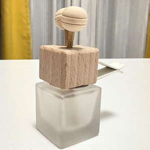 Premium <span class=keywords><strong>Car</strong></span> <span class=keywords><strong>Vent</strong></span> <span class=keywords><strong>Clip</strong></span> Diffusor-10ml matt gefrostete, auslaufs ichere Glasflasche für Aroma therapie und Luft erfrischung mit ätherischen Ölen - Product Image 2