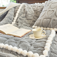 Deux-en-un Taffia Velours Couverture Oreiller Doux Confortable Fleur Bord Couvre-Lit Couverture Jette Couettes pour Voyage Canapé Canapé Chaise Bureau