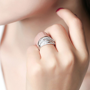 แหวนเพชร Q180 ทองคำขาว ชุบทองคำชมพู เพชรทรงกลมเจียระไนแบบบริลเลียนท์ เพชรธรรมชาติ แหวนแต่งงานสำหรับผู้หญิง - Product Image 3