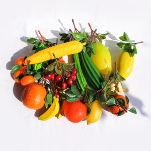 Vente en gros d'accessoires pour le <span class=keywords><strong>piment</strong></span>, <span class=keywords><strong>mangue</strong></span> orange, revêtement en plastique, simulation de fruits, légumes, cacahuètes citron en forme de feuille pour Noël - Product Image 1