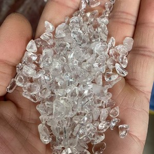 Vente en gros de gravier et de copeaux de cristal de quartz clair poli sur le thème de l'amour Youning - Product Image 1