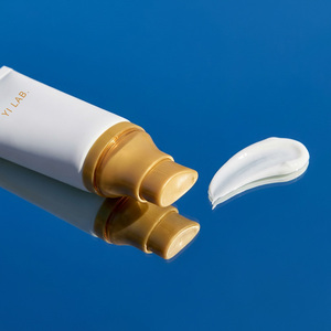 มอยเจอร์ไรเซอร์เนื้อนู้ดผสมสี  สำหรับผิวแห้ง  ช่วยปรับสีผิวให้กระจ่างใส  ผสมสารบำรุงผิวเกรดทางการแพทย์  ซิก้า ไนอะซินาไมด์ อาร์บูติน  ป้องกันแสงแดด SPF40 - Product Image 4