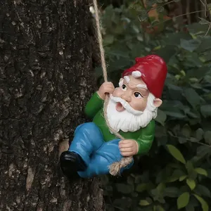 Stravagante statua di gnomo da arrampicata-resina resistente, vestito <span class=keywords><strong>rosso</strong></span> e verde, ideale per decorazioni natalizie da giardino, uso interno/esterno - Product Image 2