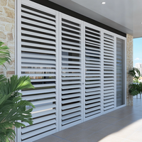 Porte coulissante à persienne pivotante réglable pour l'extérieur personnalisée Panneau à persiennes en aluminium Volet de plantation à persienne solaire