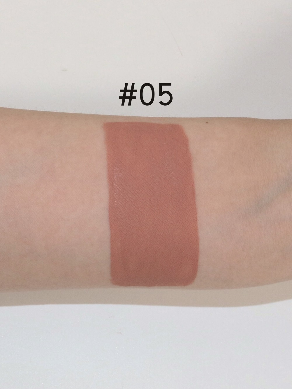 #05 Rouge à lèvres Powder Kiss