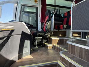 Autobús de Lujo Diésel Euro 3 con Volante a la Derecha, Manual, para <span class=keywords><strong>Turismo</strong></span>, Usado, con Más de 50 Asientos, Espacioso y Confortable, para Eventos Empresariales - Product Image 2