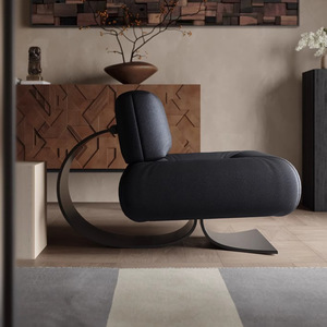 Sillón Alta Lounge de Cuero Negro con Diseño Acolchado, Sillón Moderno para Sala de Estar - Product Image 2
