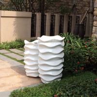 Pot Bunga Lantai Tinggi Modern H114 Desain Bergelombang Bunga Artifisial Korea untuk Dekorasi Rumah & Taman Luar Ruangan Kerajinan Resin