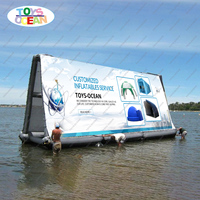 Écran publicitaire gonflable flottant sur l'eau de style nouveau avec garantie de 3 ans et matériau en vinyle PVC de 0,6 à 0,9 mm
