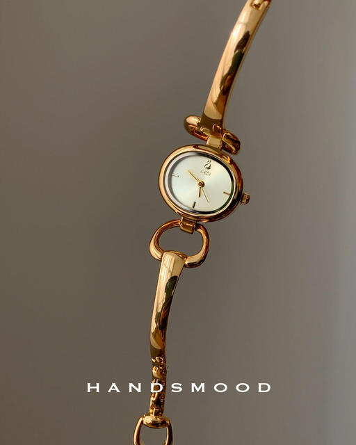 2025 New Fashion Bracelet Vintage Women's Watch Luxurious Personality Punching Texture Noble Style