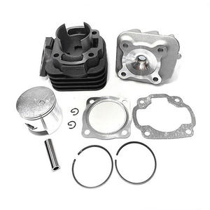 Kit de piston de bloc-cylindres de pièces de moteur de <span class=keywords><strong>moto</strong></span> de qualité internationale OEM de Benma pour <span class=keywords><strong>YAMAHA</strong></span> JOG <span class=keywords><strong>50</strong></span> <span class=keywords><strong>CC</strong></span> 70CC - Product Image 1