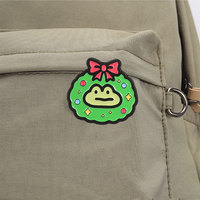 Desain Karakter Katak Natal yang Menyenangkan, Bros Enamel Serbaguna, Ornamen Paduan Logam untuk Dekorasi Tas, Jaket, Ransel