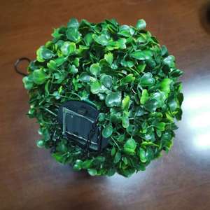 โคมไฟโซลาร์รูปทรงดอกไม้ ไฟ LED ตกแต่งใบไม้สีเขียว ทรงกลม สำหรับสวนกลางแจ้ง - Product Image 4