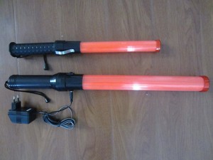 ソースファクトリートラフィック懐中電灯バトン電池式LEDトーチライトバトン - Product Image 5