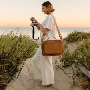 Borsa a Tracolla per Fotocamera in Pelle Marrone Personalizzabile per <span class=keywords><strong>Donne</strong></span> Fotografi, Resistente e alla Moda con Ampio Interno - Product Image 2
