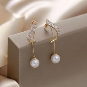 Boucles d'oreilles longues à pampilles en cristal style coréen pour femme, avec perles et cristaux en forme de goutte d'eau - Product Image 1