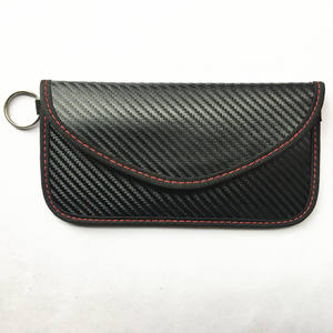 Llavero Premium con Jaula de Faraday para Protección Antirrobo y Antiescaneo de Llaves Modernas - Product Image 1