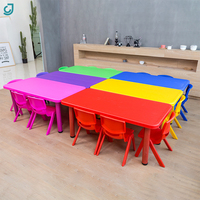 Ensemble de table et de chaises en plastique coloré pour enfants, utilisé pour les meubles de maternelle et de classe scolaire