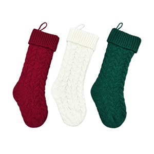 Mini chaussettes de Noël personnalisées, écologiques et faites à la main, en tricot torsadé de 5 pouces, ornements de sapin, sacs cadeaux pour bonbons, décoration de maison pour les fêtes - Product Image 6