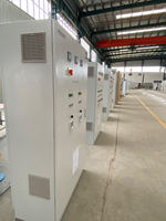 Armoire de distribution électrique industrielle avec disjoncteurs MCCB, MCB, SPD et options de contrôle intelligentes
