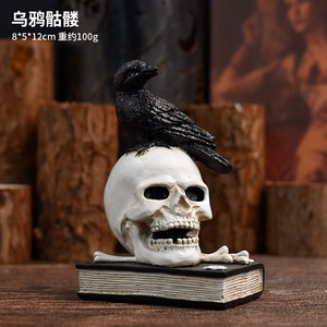 Decoración de escritorio, calaveras de Halloween, cabeza de esqueleto humano realista con calavera de <span class=keywords><strong>cuervo</strong></span> de águila negra para decoración de Bar de <span class=keywords><strong>casa</strong></span> embrujada de Halloween - Product Image 3