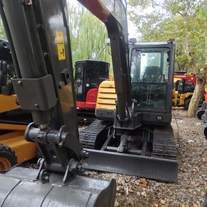 Mini-excavatrice sur chenilles Volvo EC60DL d'occasion, modèle 2022, 6 tonnes, composants principaux : moteur, boîte de vitesses, pompe, PLC, engrenage, roulement Deutz - Product Image 1