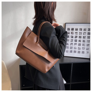 <span class=keywords><strong>Sac</strong></span> fourre-tout en PU de couleur unie pour femmes <span class=keywords><strong>sac</strong></span> à main couvert sans fermeture à glissière grand <span class=keywords><strong>sac</strong></span> à bandoulière ouvert grande capacité facile à transporter <span class=keywords><strong>sac</strong></span> de bureau de voyage - Product Image 5