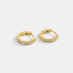 Boucles d'oreilles créoles géométriques en laiton plaqué or 14 carats pour femmes à la mode - Product Image 5