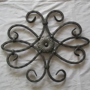 China Manufacturer Decorative Wrought Iron Ornaments