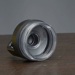 Tapa Multifuncional Sellada de Doble Capa para Botella de Agua Deportiva de 64 oz, Directo de Fábrica, para Vaso Aislado de Plástico, Venta al Por Mayor - Product Image 1
