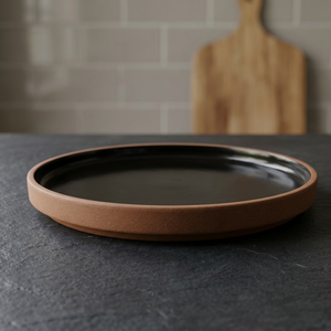 Plato de Servir de Cerámica SAFA INTERNATIONAL, Diseño Bohemio, Interior Negro, Borde Color Bronceado, Acabado Mate, Hecho a Mano, 300 mm de Diámetro, Decorativo - Product Image 2