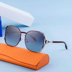 Gafas de sol polarizadas de estilo europeo hechas a medida para mujer, montura cuadrada con diamantes de imitación, montura completa, lentes TAC, protección UV400 - Product Image 1