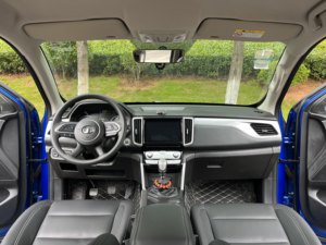 Modello 2021 del pick-up diesel 4WD Changan Wolf, con cambio manuale, sedili in pelle e luci a LED - Product Image 4