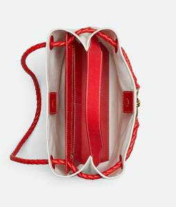 Bolso de Mano Bottega BV Andiamo en Lona Bicolor con Detalle de Nudo Característico y Correa Cruzada Deslizante de Cuero Veneta - Product Image 4