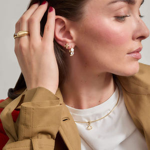 Bijoux minimalistesBoucles d'oreilles en forme de croix X plaquées or 18 carats pour femmes - Product Image 2