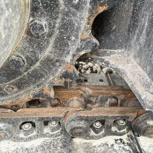 Excavadora de cadenas usada japonesa de 7 toneladas Komatsu PC70, eficiente en consumo de combustible, robusta, para paisajismo, en venta. - Product Image 4