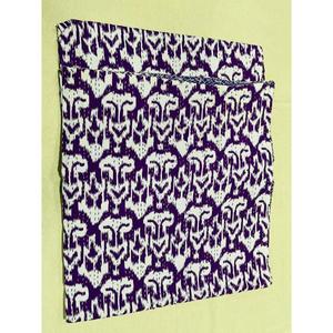 Cubrecama de algodón Kantha enfocado en la comodidad, con estampado de bloques tradicionales y tela natural suave para un sueño tranquilo y decorativo - Product Image 3