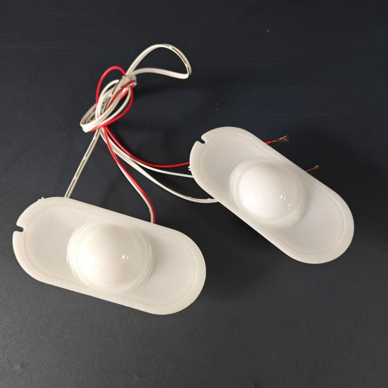Opción B: Dos luces LED redondas (un par)